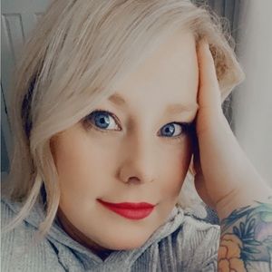 Meet your Posher, Becky